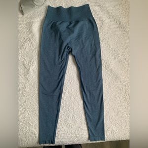 CUTEST SCRUNCH LEGGINGS EVER !!! Scrunch Leggings silky feeling.